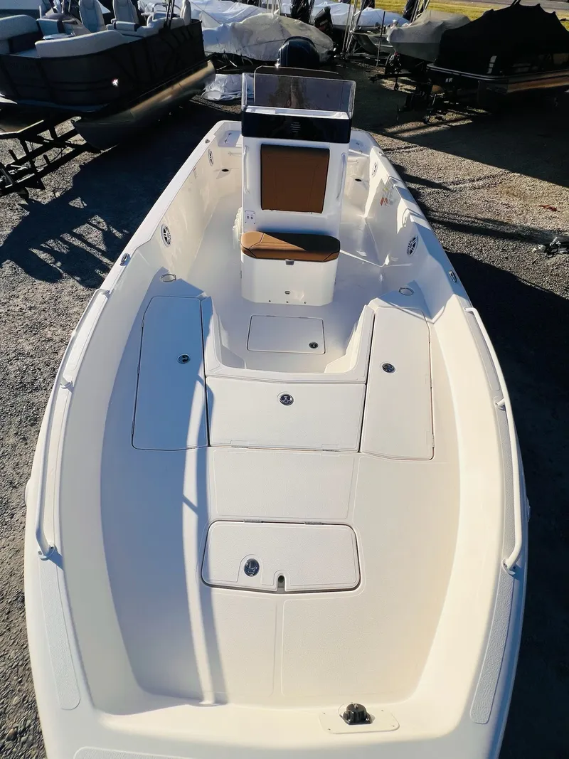 Slide: The Image of Skeeter SX2350 2026 - 41