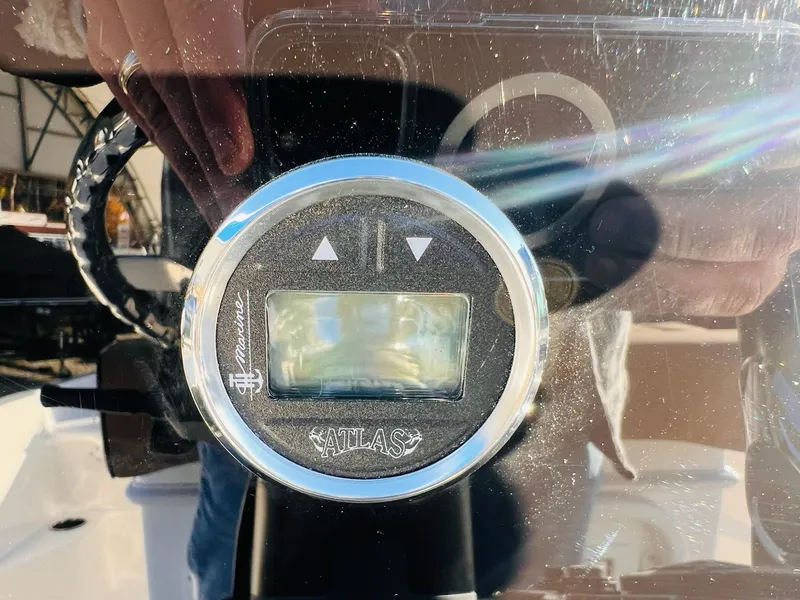 Slide: The Image of Skeeter SX2350 2026 - 45