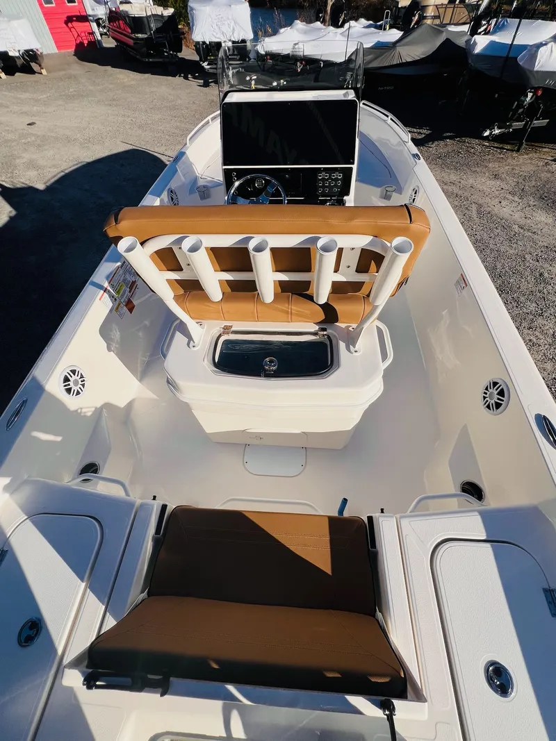 Slide: The Image of Skeeter SX2350 2026 - 49