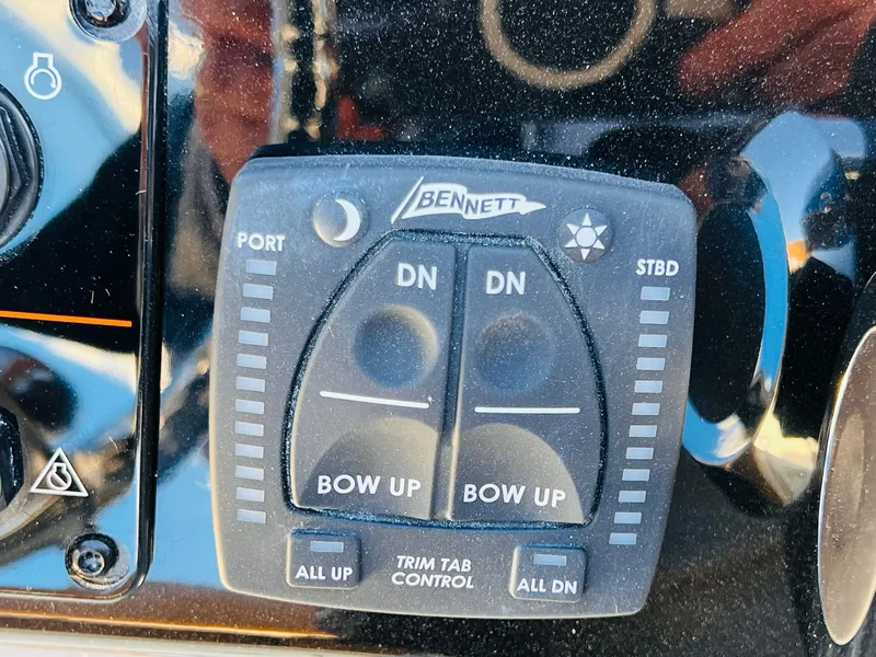 Slide: The Image of Skeeter SX2350 2026 - 50