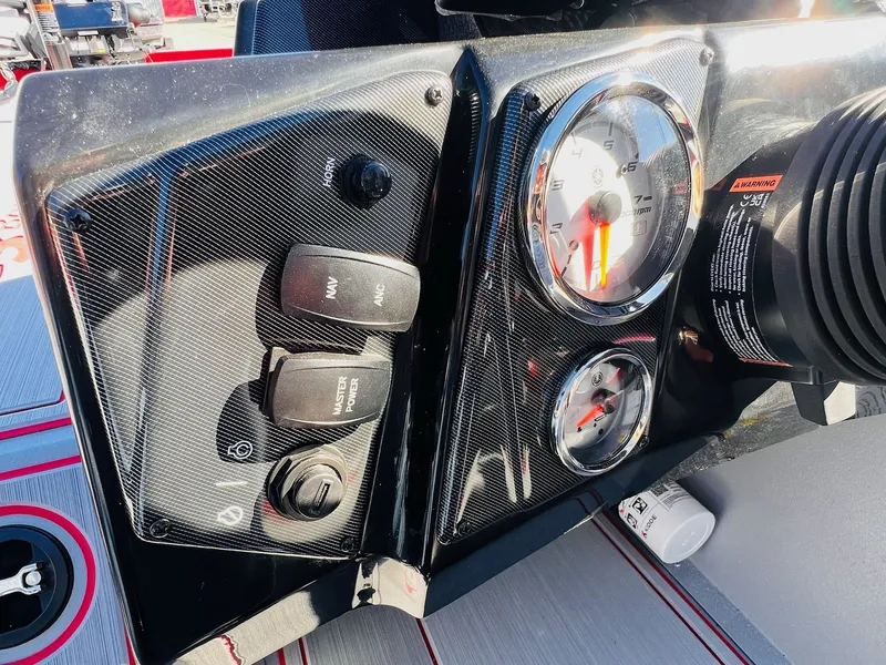 Slide: The Image of G3 Sportsman 1810 SE 2026 - 12