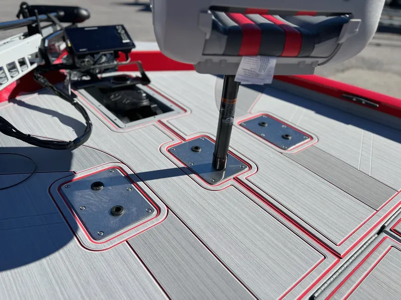 Slide: The Image of G3 Sportsman 1810 SE 2026 - 18