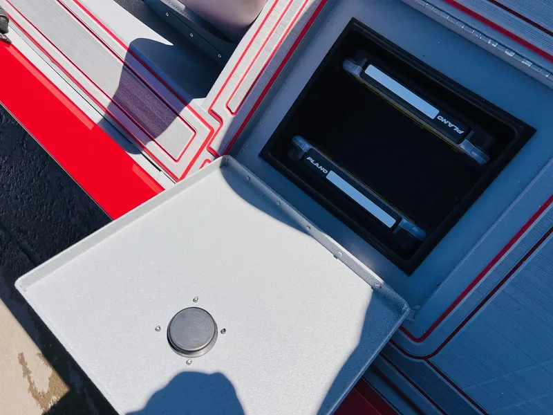 Slide: The Image of G3 Sportsman 1810 SE 2026 - 24