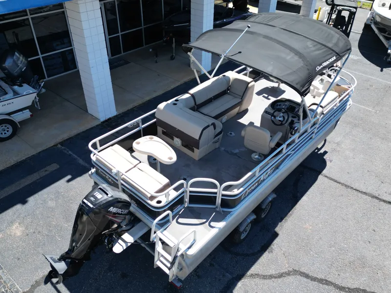 Slide: The Image of Sun Tracker FISHIN BARGE 22DLX 2018 - 7