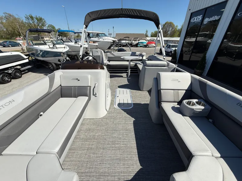 Slide: The Image of Bennington SX22 2024 - 22