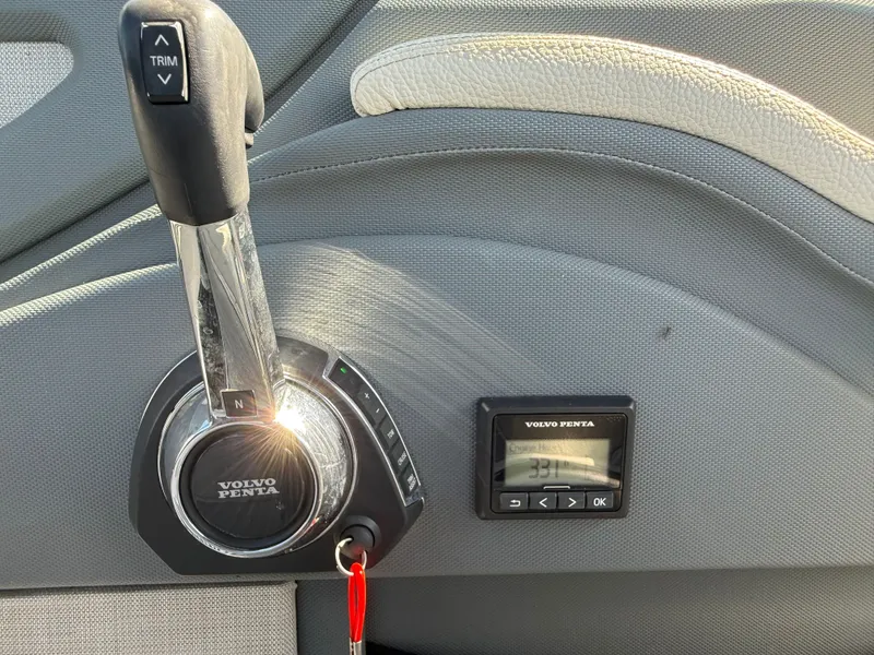 Slide: The Image of Cobalt R7 Surf 2020 - 21