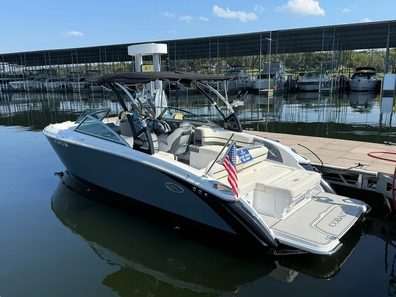 Slide: The Image of Cobalt R7 Surf 2020 - 3