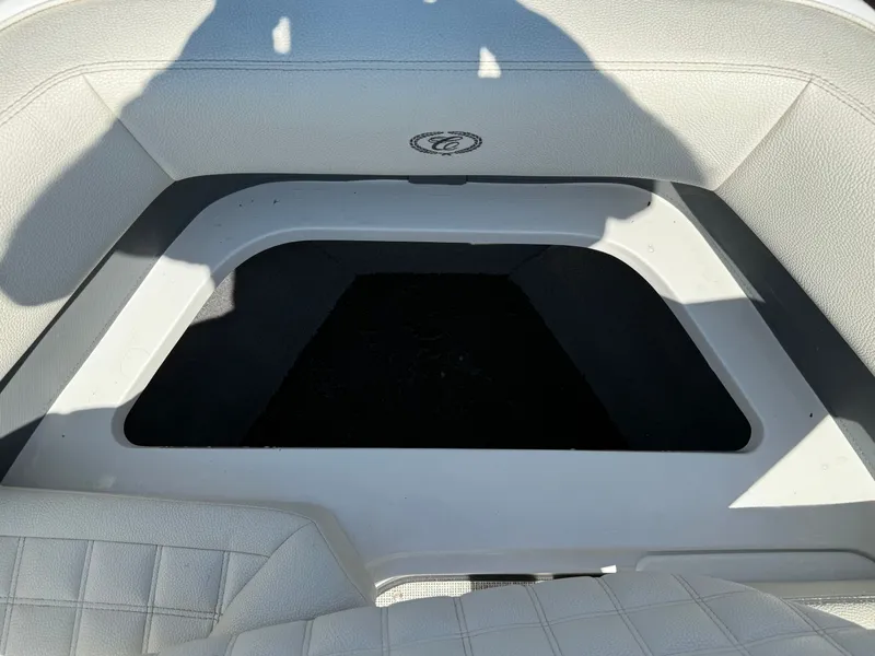 Slide: The Image of Cobalt R7 Surf 2020 - 32