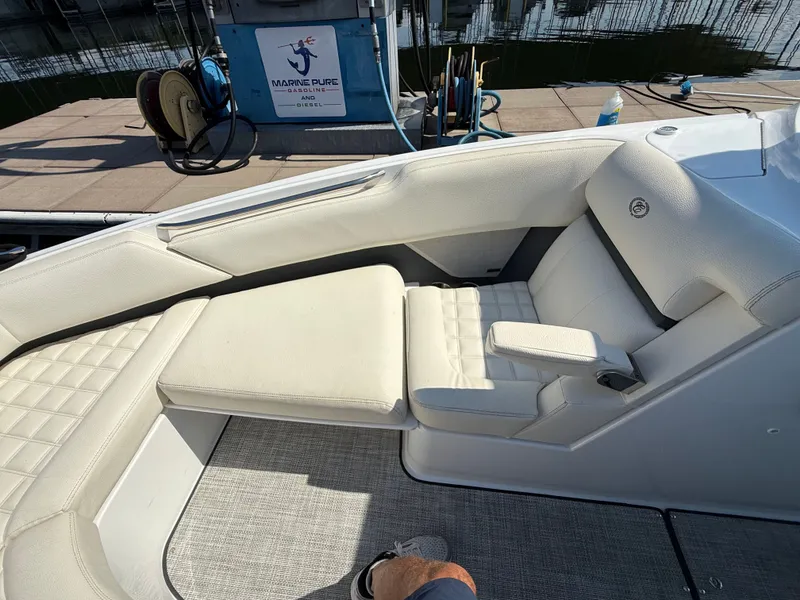 Slide: The Image of Cobalt R7 Surf 2020 - 35