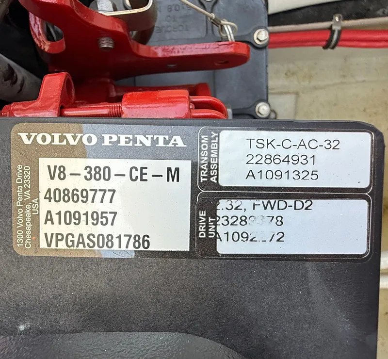 Slide: The Image of Cobalt R7 Surf 2020 - 40