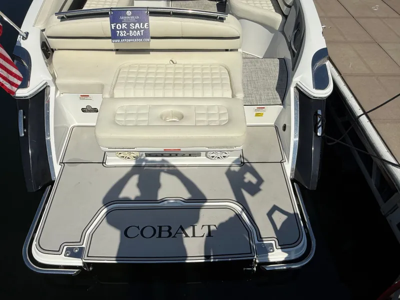 Slide: The Image of Cobalt R7 Surf 2020 - 7