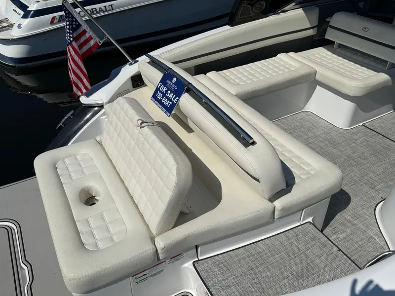 Slide: The Image of Cobalt R7 Surf 2020 - 8