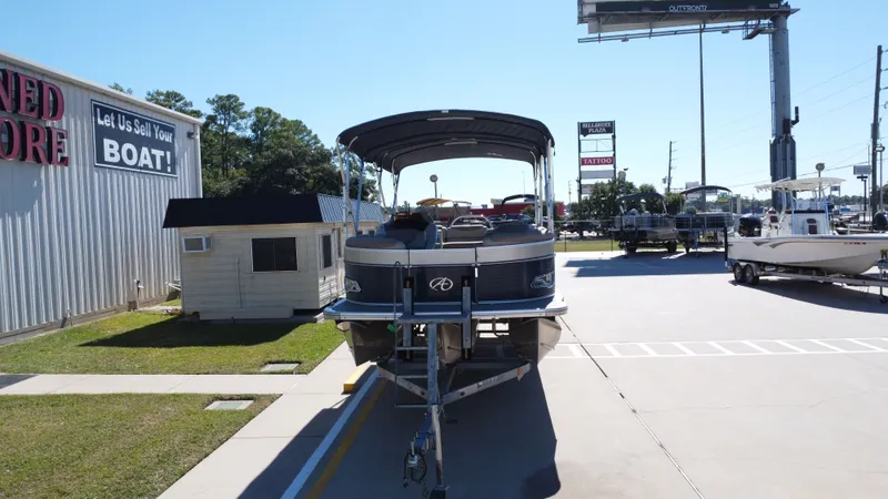 Slide: The Image of Avalon CAT EL 2385T 2018 - 34