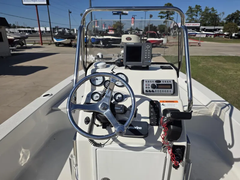 Slide: The Image of Ranger Boats 2200 Bay 2007 - 13