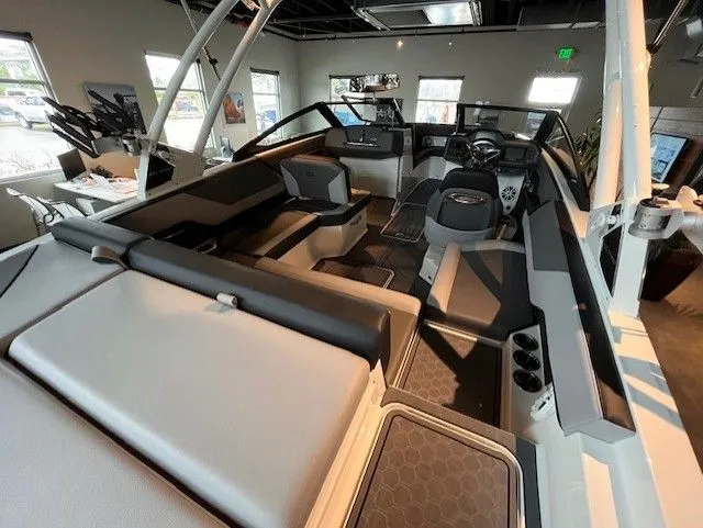 Slide: The Image of Cobalt CS23 Surf 2026 - 8