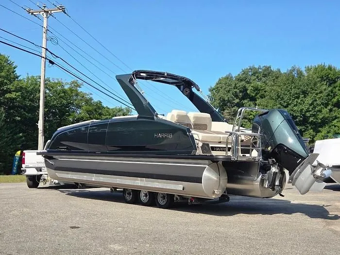 Slide: The Image of Harris Crowne 250 SL 2024 - 5