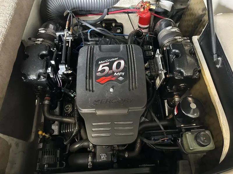 Slide: The Image of Sea Ray 220 Bow Rider 2003 - 13