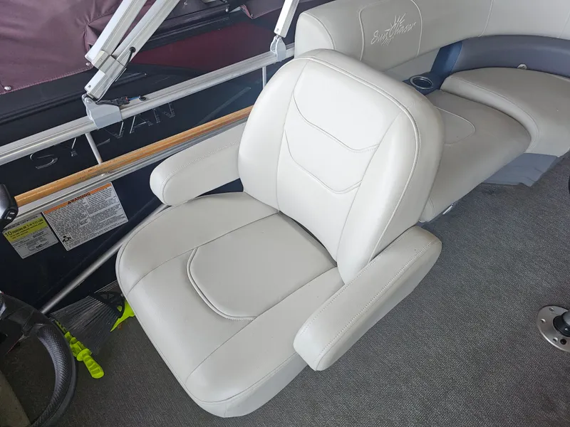 Slide: The Image of SunChaser Vista 20 LR 2021 - 6