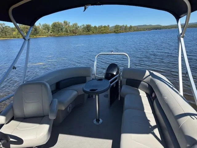 Slide: The Image of SunChaser Vista 20 LR 2021 - 9