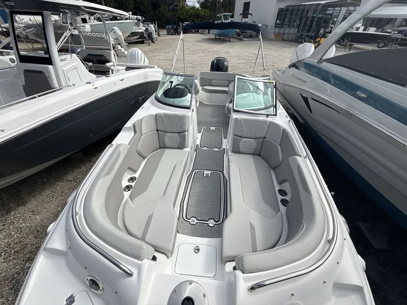 Slide: The Image of Hurricane 2400 SD 2026 - 10