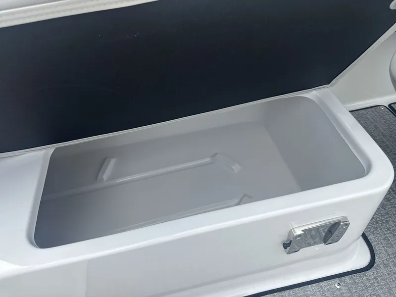 Slide: The Image of Hurricane 2400 SD 2026 - 11