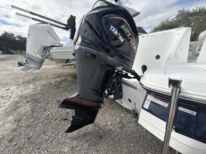 Slide: The Image of Hurricane 2400 SD 2026 - 17