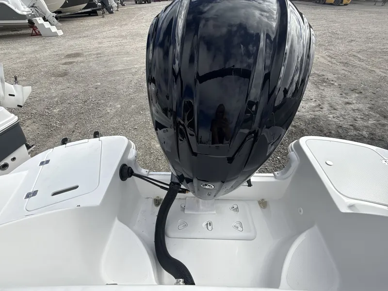 Slide: The Image of Hurricane 2400 SD 2026 - 19