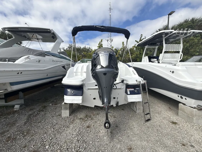 Slide: The Image of Hurricane 2400 SD 2026 - 3