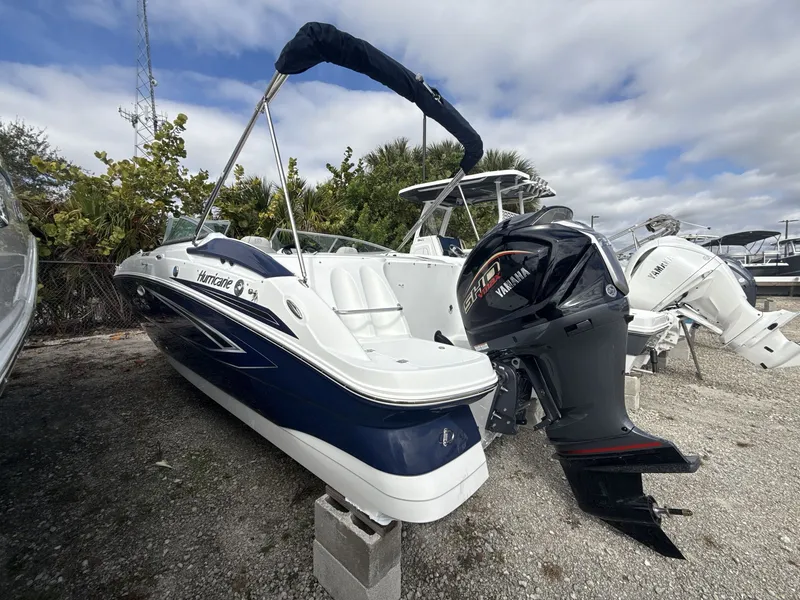 Slide: The Image of Hurricane 2400 SD 2026 - 9