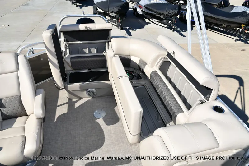 Slide: The Image of Sun Tracker Party Barge 20 DLX 2021 - 10