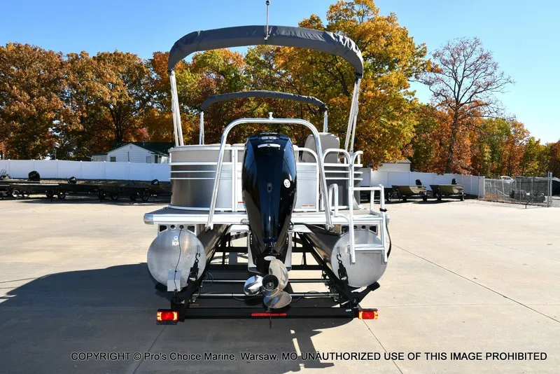 Slide: The Image of Sun Tracker Party Barge 20 DLX 2021 - 12