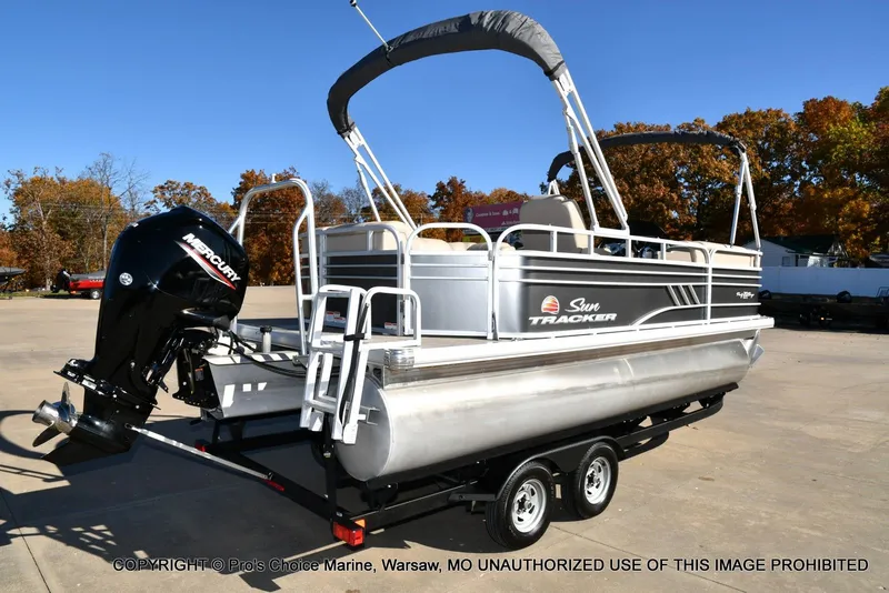 Slide: The Image of Sun Tracker Party Barge 20 DLX 2021 - 13