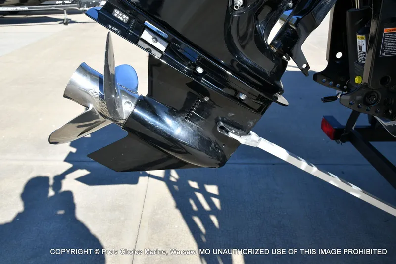 Slide: The Image of Sun Tracker Party Barge 20 DLX 2021 - 17