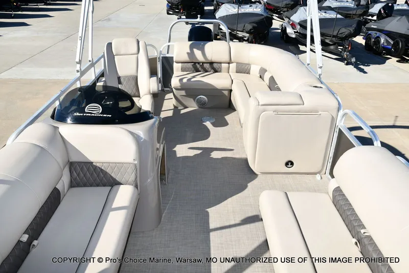 Slide: The Image of Sun Tracker Party Barge 20 DLX 2021 - 3