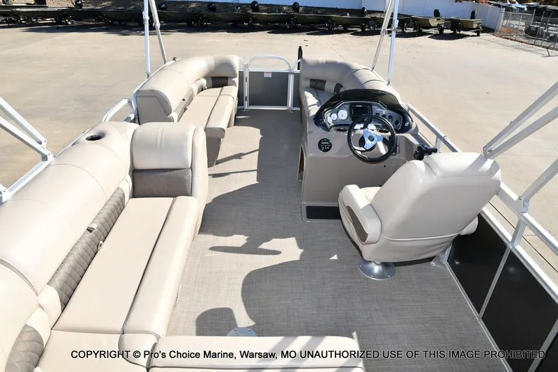 Slide: The Image of Sun Tracker Party Barge 20 DLX 2021 - 38