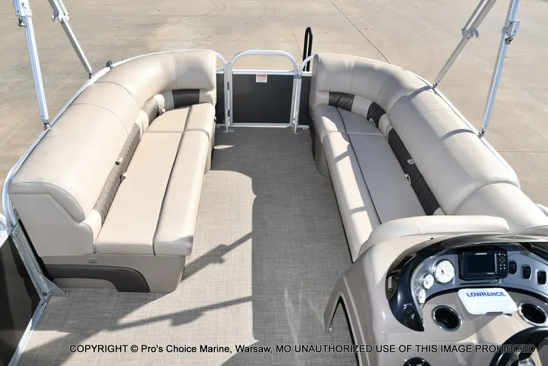 Slide: The Image of Sun Tracker Party Barge 20 DLX 2021 - 4