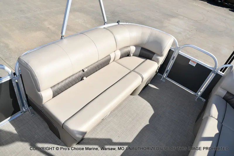 Slide: The Image of Sun Tracker Party Barge 20 DLX 2021 - 48