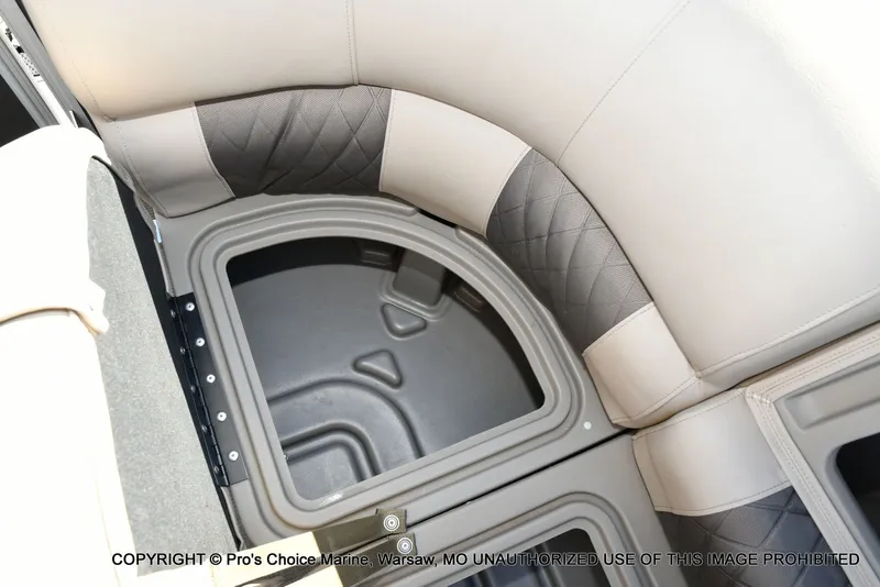 Slide: The Image of Sun Tracker Party Barge 20 DLX 2021 - 59