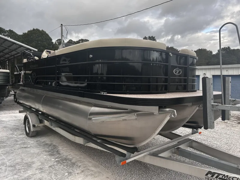 Slide: The Image of Veranda Vista View Series 20RC TRITOON 2026 - 2