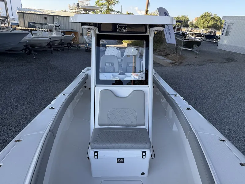 Slide: The Image of Blazer Bay Makaira 2800 2026 - 12