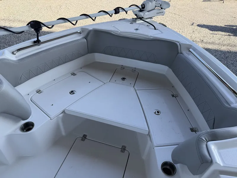 Slide: The Image of Blazer Bay Makaira 2800 2026 - 18