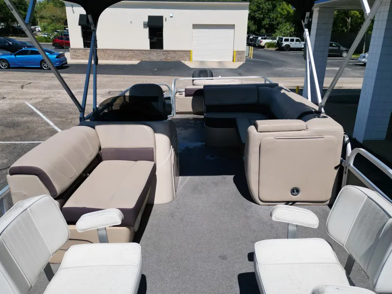 Slide: The Image of Sun Tracker FISHIN BARGE 22DLX 2018 - 16