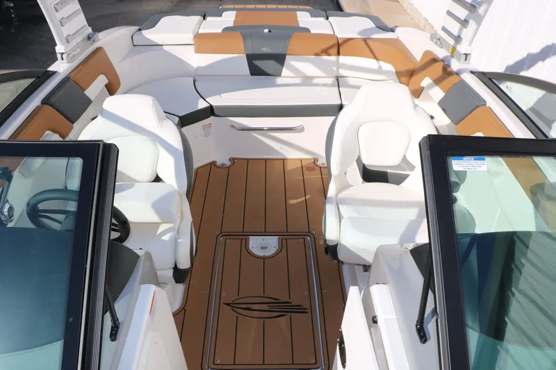 Slide: The Image of Chaparral 23 SSi 2025 - 16