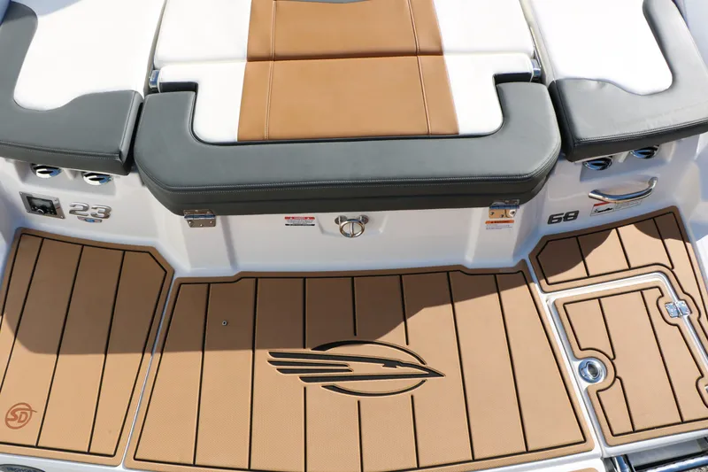 Slide: The Image of Chaparral 23 SSi 2025 - 33