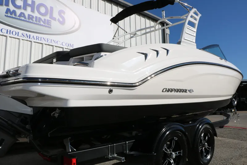 Slide: The Image of Chaparral 23 SSi 2025 - 8