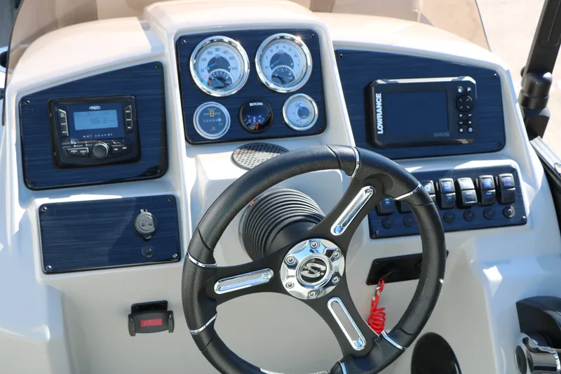 Slide: The Image of Sylvan Mirage 820 Party Fish Tri Toon 2026 - 16