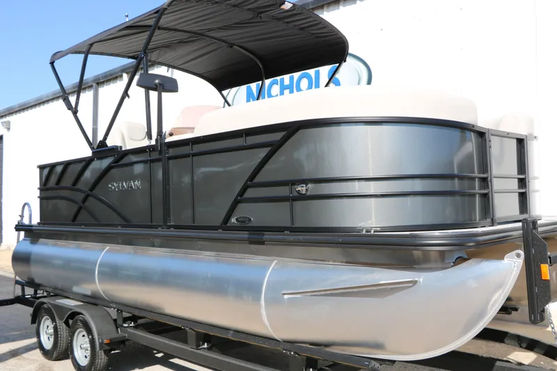 Slide: The Image of Sylvan Mirage 820 Party Fish Tri Toon 2026 - 19