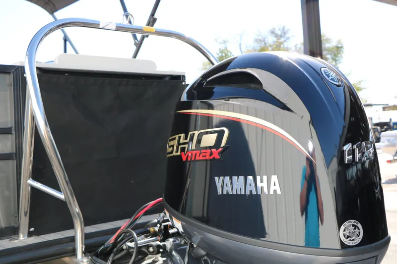 Slide: The Image of Sylvan Mirage 820 Party Fish Tri Toon 2026 - 23