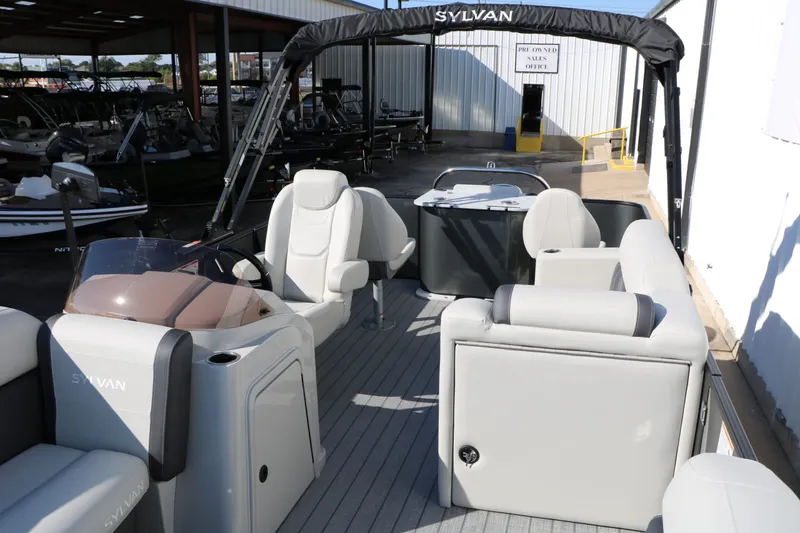 Slide: The Image of Sylvan Mirage 820 Party Fish Tri Toon 2026 - 5