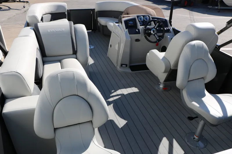 Slide: The Image of Sylvan Mirage 820 Party Fish Tri Toon 2026 - 6